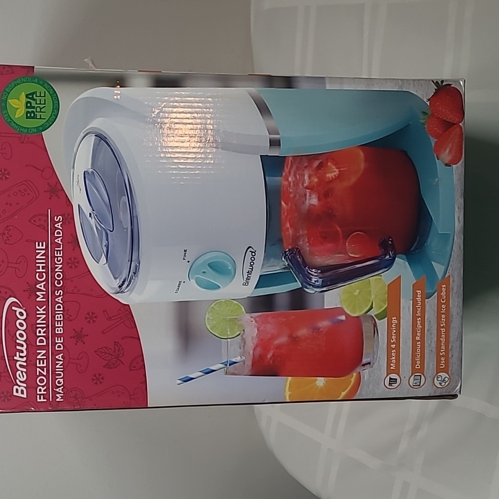 Brentwood Frozen Drink Machine - Picture 7 of 10